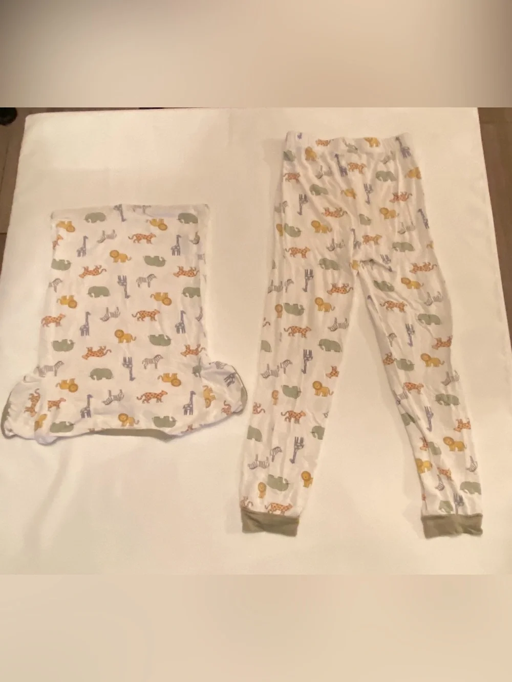 Milkberry, Safari Animal Pajama Set - Size 4T EUC